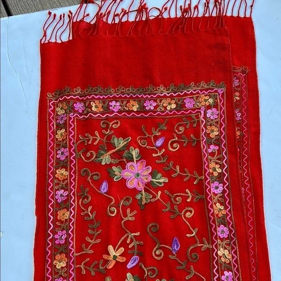 Embroidered Floral Wool Scarf - Picture 5 of 7
